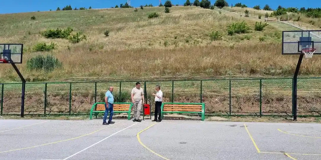 igralishte vo Ajvatovci- (3)